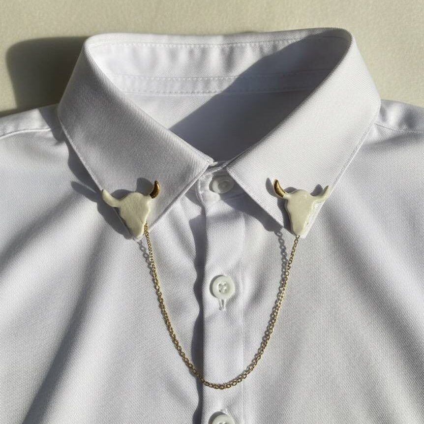 Toro Collar Pin - Imagen 3