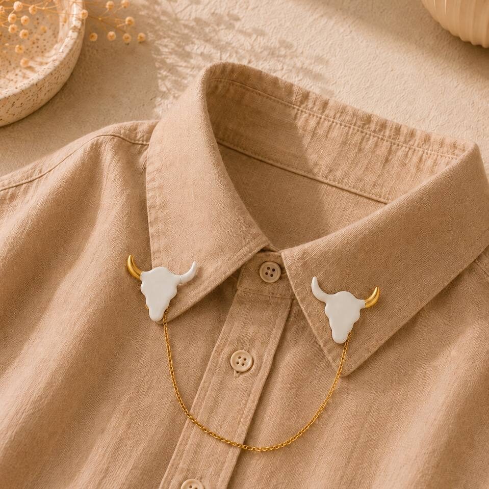 Toritos Collar Pin